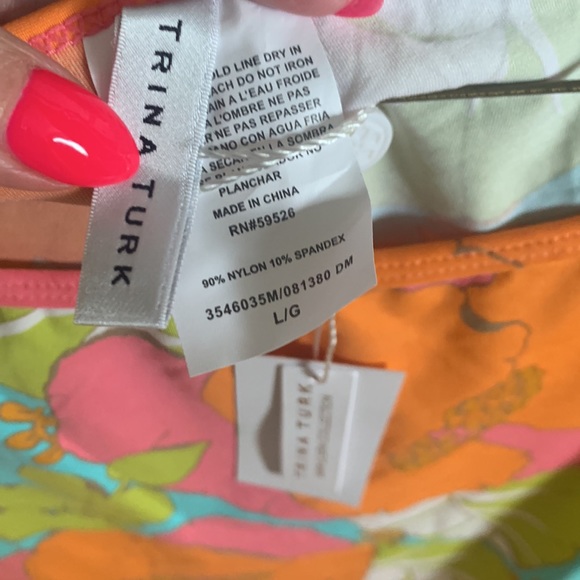 Trina Turk swim cover up sz L like new. Worn once - Picture 2 of 6